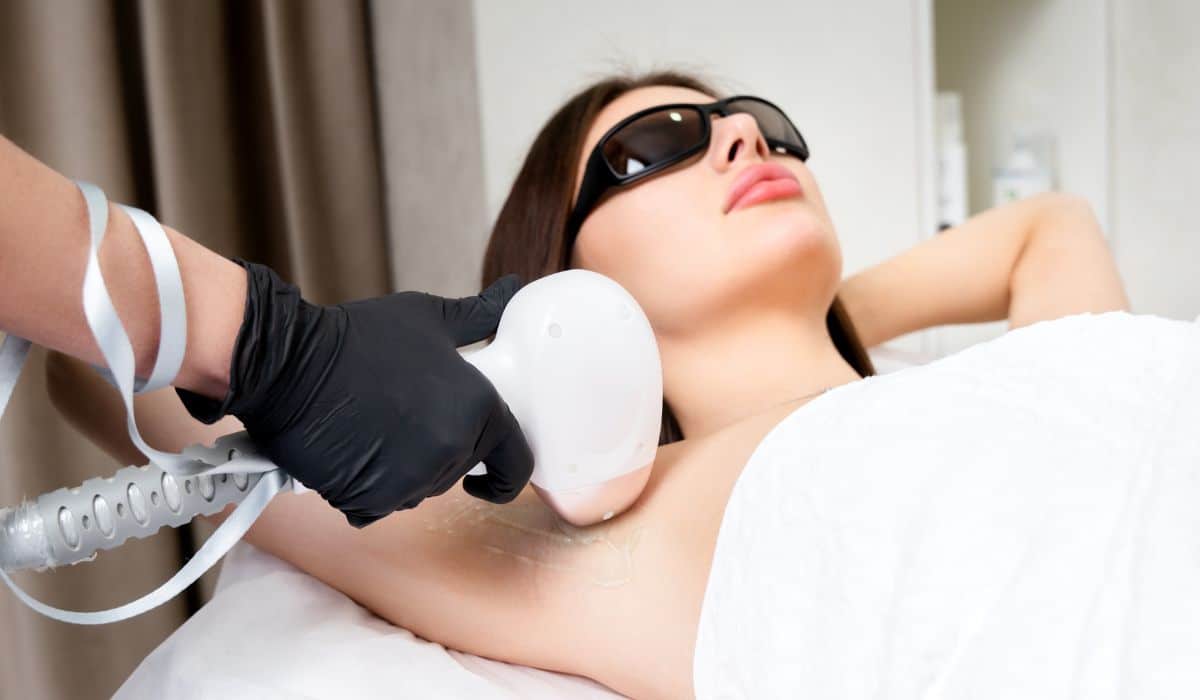 You are currently viewing Laser Hair Removal vs. Traditional Hair Removal Methods: Pros and Cons